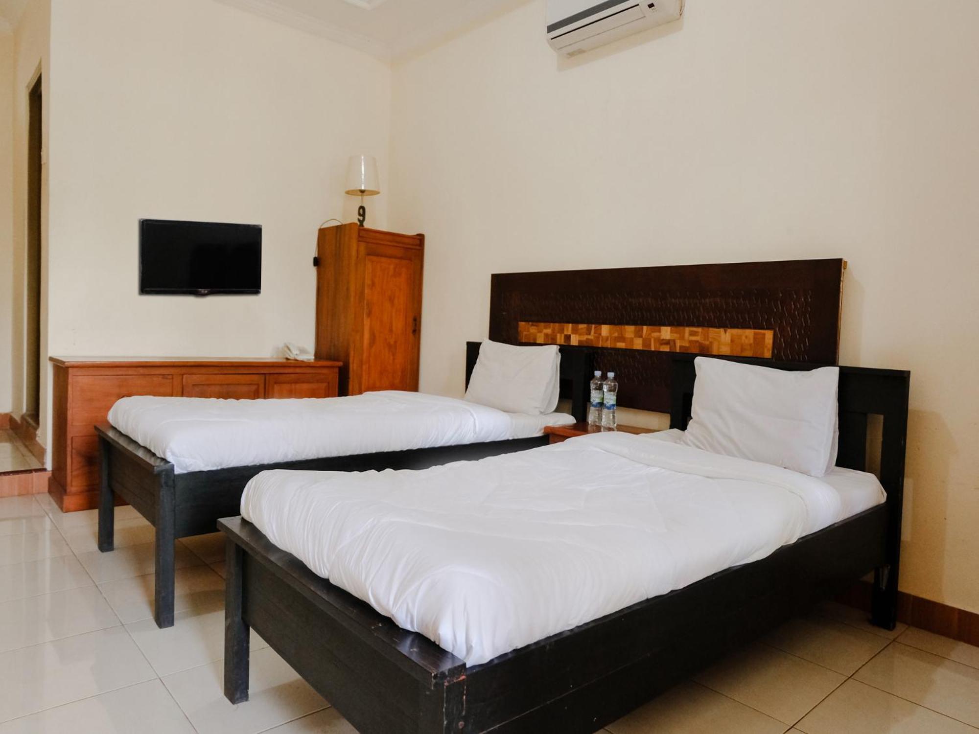 Hotel Mahkota Plengkung By Ecommerceloka バニュワンギ 部屋 写真