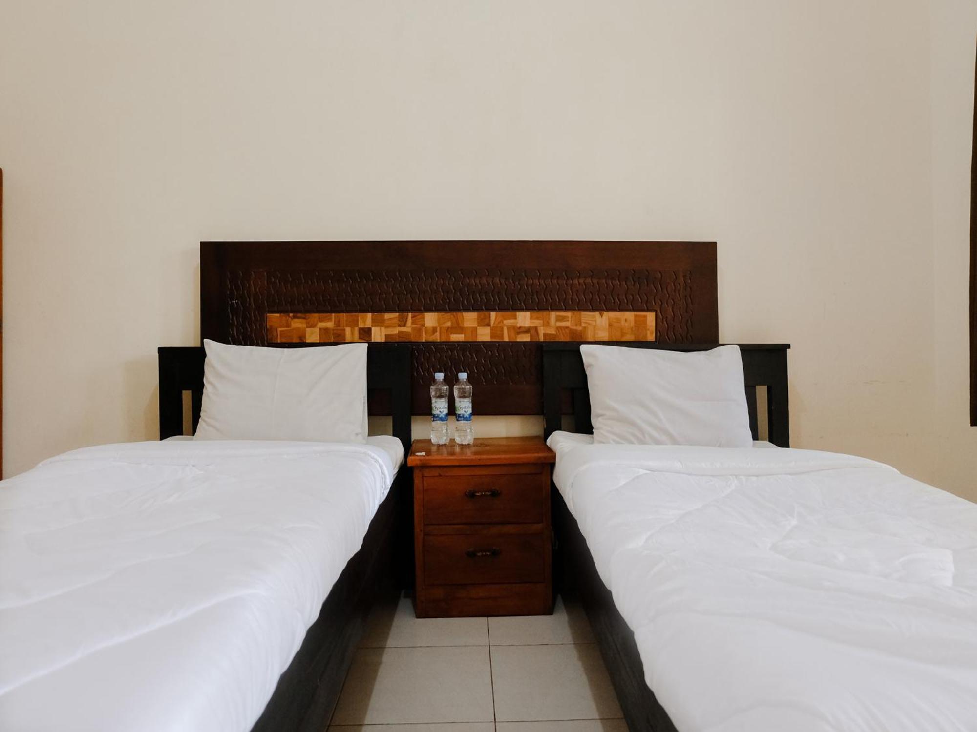Hotel Mahkota Plengkung By Ecommerceloka バニュワンギ 部屋 写真